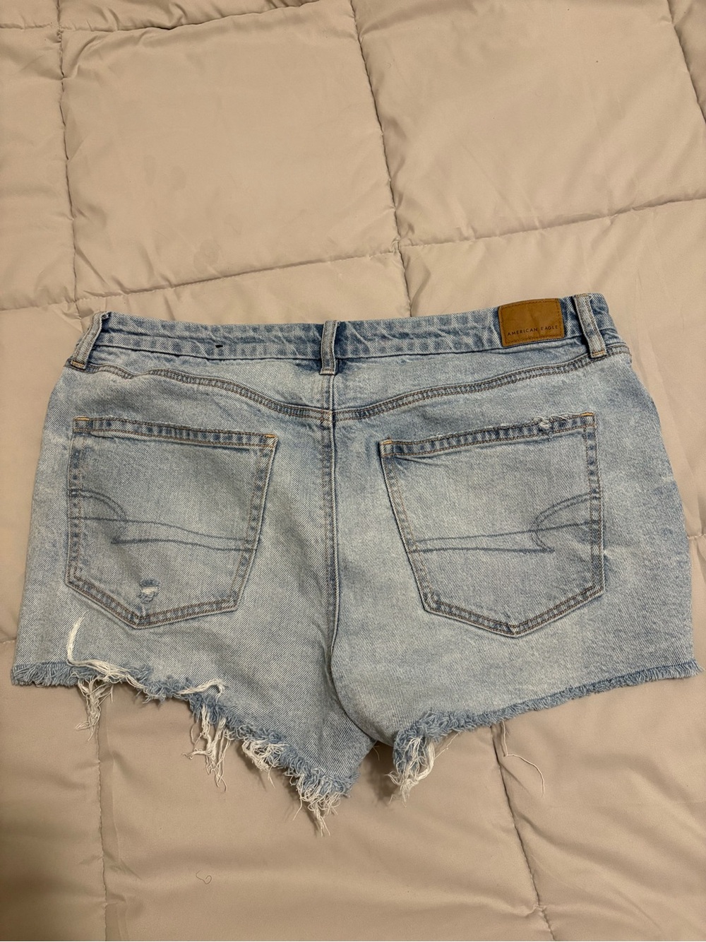 American Eagle Outfitters Light Wash Distressed Denim Cutoff Shorts - Picture 2 of 2